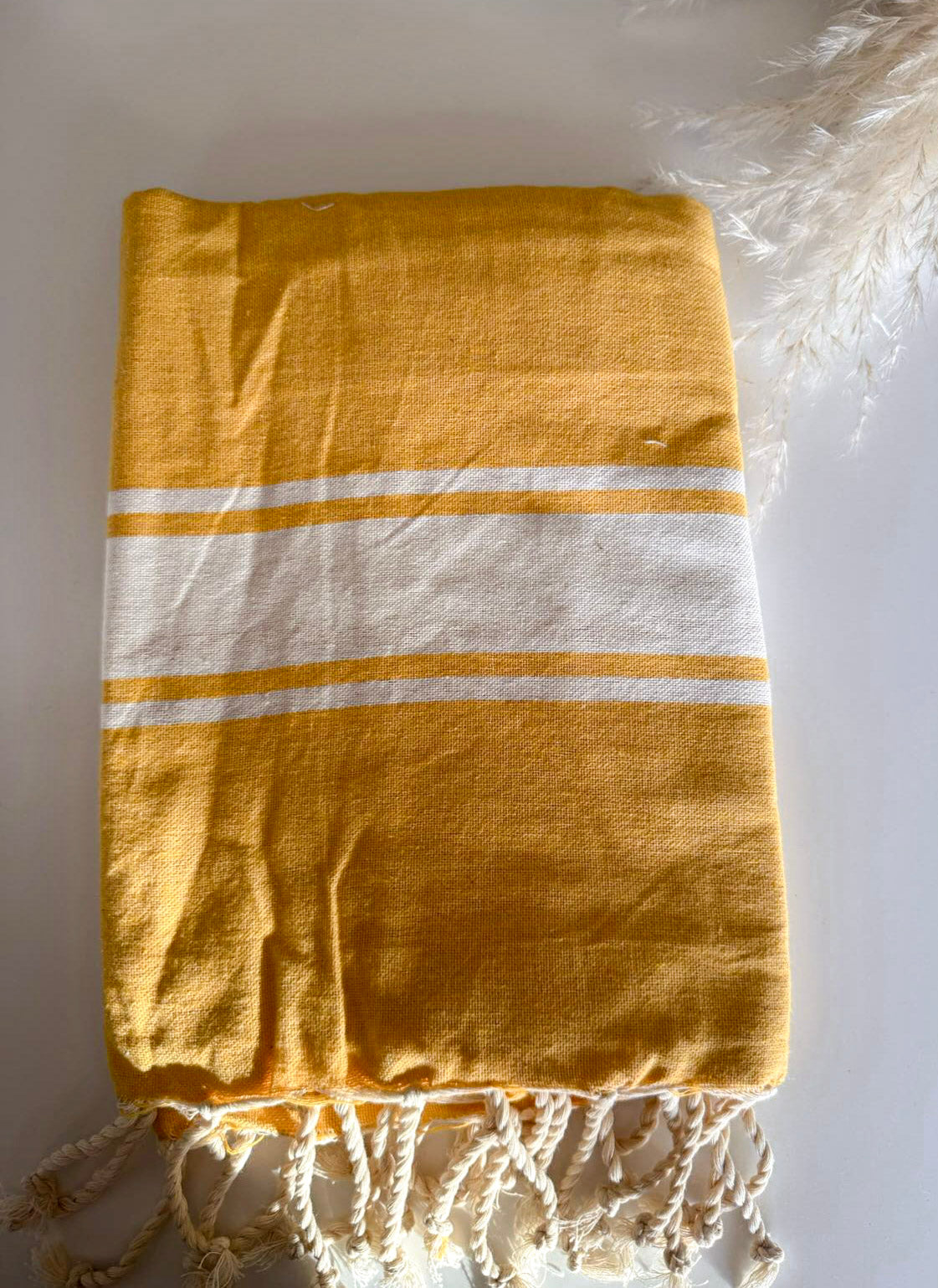 Telo mare ricamato color menta – Alice Creazioni